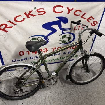 Izip Ez Ride 19” Frame Mountain Bike. £95. Great condition! Light alloy frame.