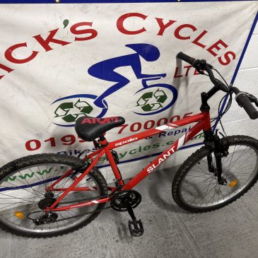 STUDENTS!! Apollo Slant 17” Frame Mountain Bike. £95. Serviced. Free Lights!!