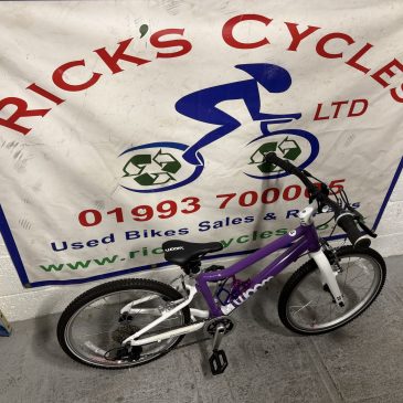 WOOM 4 20” Wheel Kids Bike. Purple No5. £350! Very light weight!! Only 6.6Kg!