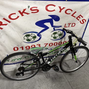 Carrera Abyss 13” Frame/26” Wheel Kids Hybrid Bike. No8. £175.
